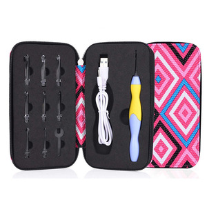 Juego <span class=keywords><strong>de</strong></span> accesorios <span class=keywords><strong>de</strong></span> costura desmontables <span class=keywords><strong>con</strong></span> <span class=keywords><strong>luz</strong></span> <span class=keywords><strong>LED</strong></span> USB 9 en 1, nueva bolsa <span class=keywords><strong>de</strong></span> gancho <span class=keywords><strong>de</strong></span> ganchillo recargable <span class=keywords><strong>con</strong></span> múltiples <span class=keywords><strong>agujas</strong></span> intercambiables - Product Image 1