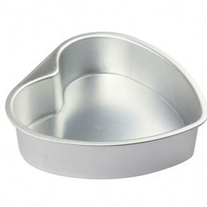 Decorator Preferred Heart Shaped Cake Pan, 8-Inch, Aluminio - Product Image 2