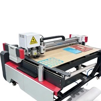 Cutter automatique CNC à couteau oscillant pour découpe de cuir synthétique PU pour housses de siège de voiture