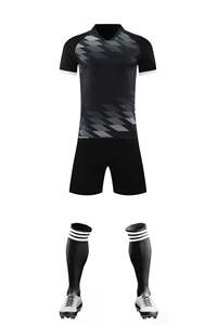 أطقم قمصان كرة قدم مخصصة بشعار حسب الطلب لعام 2025، ملابس كرة قدم سريعة الجفاف من البوليستر بلون موحد للرجال - Product Image 5