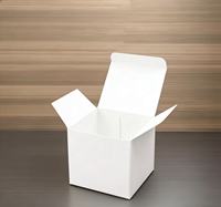 Petite boîte en papier biodégradable pliante avec logo personnalisé en gros pour emballage cosmétique boîte à savon bougie impression de gaufrage haut de gamme