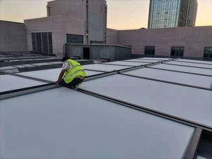 Volet roulant motorisé personnalisé pour toit horizontal en aluminium Volet roulant monté sur <span class=keywords><strong>rideau</strong></span> de toit pour solarium <span class=keywords><strong>piscine</strong></span> - Product Image 2