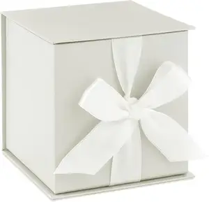 Özel Logo Hallmark küçük hediye kutusu ambalaj kozmetik parfüm karton kutu düğün mezuniyet doğum günleri için doldurun
