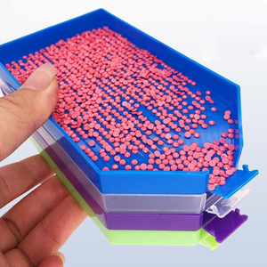 Grande capacité plateau de forage 5D bricolage <span class=keywords><strong>diamant</strong></span> peinture plateau plaque <span class=keywords><strong>broderie</strong></span> <span class=keywords><strong>accessoires</strong></span> carré plastique grand plastique personnalisé Art plastique - Product Image 1