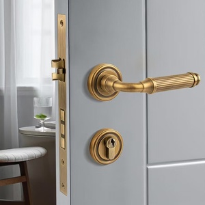 Poignée de porte intérieure moderne en laiton robuste avec bouton de verrouillage, ensemble de poignées de porte de luxe pour chambre à coucher - Product Image 1