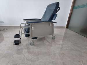 Fauteuil <span class=keywords><strong>médical</strong></span> pliable et inclinable manuel MT MEDICAL pour hôpital, mobilier <span class=keywords><strong>médical</strong></span> confortable pour personnes âgées - Product Image 6