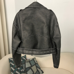 Chaqueta <span class=keywords><strong>de</strong></span> <span class=keywords><strong>cuero</strong></span> recortada para <span class=keywords><strong>mujer</strong></span> estilo motociclista ajustada con cuello <span class=keywords><strong>de</strong></span> solapa con muescas a la moda <span class=keywords><strong>de</strong></span> primavera y otoño - Product Image 3
