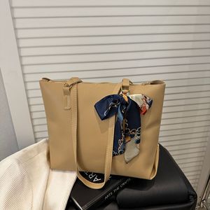 ผู้ผลิตขายส่งกระเป๋าถือแฟชั่นใหม่ปี 2025 กระเป๋าสะพายไหล่สไตล์เรโทรสำหรับผู้หญิง - Product Image 3