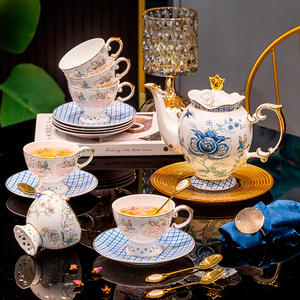 Service à thé Ingrid Afternoon Tea, théière, style européen léger et luxueux, petite vaisselle de luxe en porcelaine fine, tasse et soucoupe à café britanniques. - Product Image 2