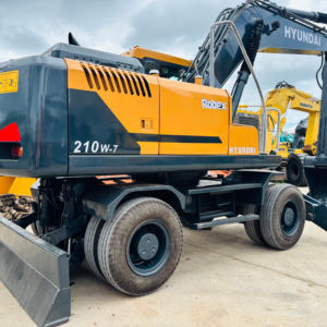 ¡OFERTA ESPECIAL! Excavadora de ruedas HYUNDAI 210W-7 usada con motor diésel, bombas de buena calidad y gran fuerza de excavación. ¡Lista para enviar hoy! - Product Image 1