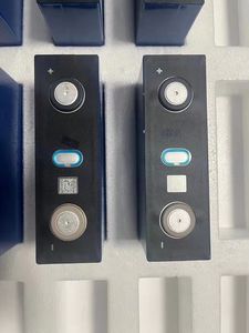 Литий-железо-фосфатные (LiFePO4) призматические аккумуляторные ячейки CATL <span class=keywords><strong>3</strong></span>.2В 100Ач, ячейки LiFePO4 <span class=keywords><strong>3</strong></span>.2В 100Ач, ячейки LFP для солнечных батарей <span class=keywords><strong>3</strong></span>.2В - Product Image 5