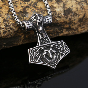 Yunnique – collier avec pendentif marteau de Thor Viking en acier inoxydable pour hommes, amulette nordique, bijoux cadeau, chaîne de 60cm, couleur acier - Product Image 1