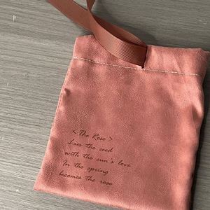 Bolsa de Almacenamiento de Terciopelo de Lujo Directo de Fábrica, Bolsa de Joyería de Terciopelo con Logotipo Impreso Personalizado y Cintas de Seda - Product Image 4