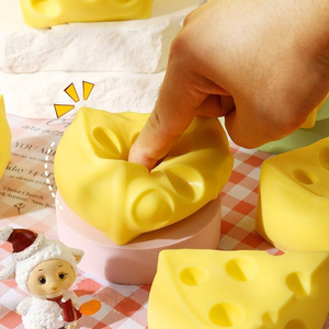 Juguetes Sensoriales Antiestrés de TPR Ecológicos con Forma de Cubo de Queso para Niñas de 14 Años en Adelante, de Subida Lenta, Venta al por Mayor - Product Image 2