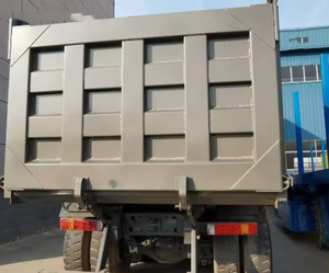 Camion semi-remorque benne basculante HOWO 6X4 de haute qualité en acier Q355B robuste pour la construction routière, l'exploitation minière et le transport de matériaux de construction - Product Image 1