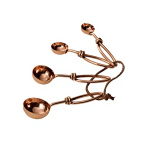 Ensemble de cuillères à mesurer en cuivre faites à la main, 4 pièces, outils de cuisine en métal, lavage à la main uniquement, cuillère à mesurer durable - Product Image 1