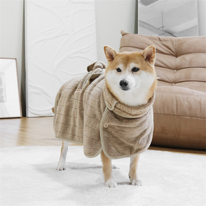 Suministros para Mascotas Qiqu, Bata <span class=keywords><strong>de</strong></span> Baño <span class=keywords><strong>de</strong></span> Forro Polar para Perros, Diseño Moderno y Ecológico, Personalizable, Absorbente, Cómoda, para <span class=keywords><strong>Bulldog</strong></span> Francés - Product Image 6