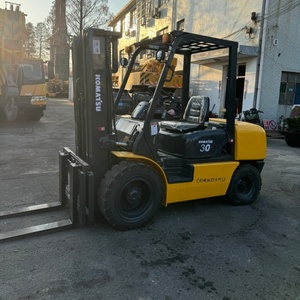 Chariots élévateurs Komatsu d'occasion importés du Japon, d'un poids de 3 tonnes et d'une hauteur de 4,5 mètres, vendus à bas prix - Product Image 3