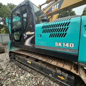 Excavatrice sur chenilles d'occasion Kobelco SK140LC-8 de 14 tonnes, moteur Mitsubishi, pour travaux de construction routière municipale - Product Image 1