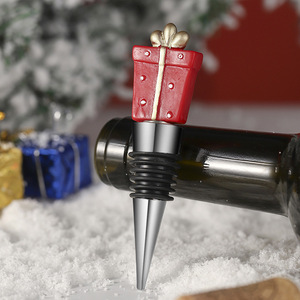Bouchon de bouteille de vin en résine rouge, design cadeau de Noël, pour la décoration des fêtes - Product Image 1