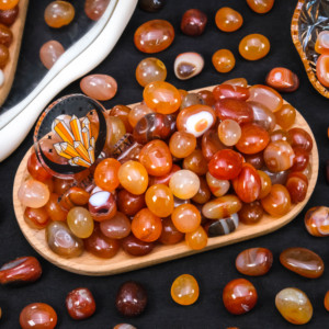 Pierres de paume en sardonyx polies en gros, pierres de reiki, pierres de souci, agate rouge naturelle, pierres de <span class=keywords><strong>poche</strong></span> plates - Product Image 1