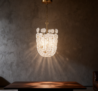 Lustre Jingshi Lighting en forme de fleur dorée, accents de pétales blancs épais sur un cadre, lumière de plafond pour la maison au éclat chaleureux