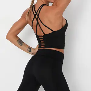 Spor sütyen kadınlar için çapraz geri Strappy kablosuz yastıklı sütyen dikişsiz egzersiz tankı üstleri Backless Yoga sutyen