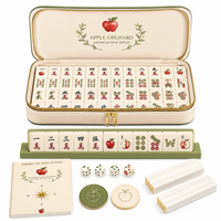 Tuiles de Mahjong américaines en acrylique double couche, thème Verger de pommes, dos vert sauge, motifs pommes rouges, symboles traditionnels