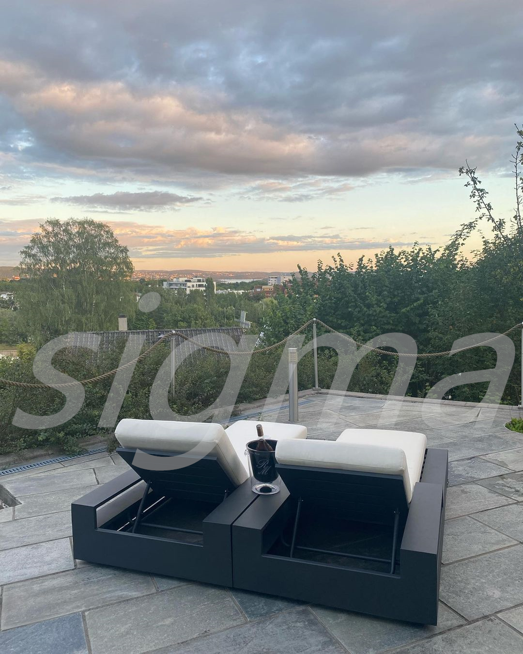 Luxury modern outdoor patio furniture aluminum metal beach garden sun lounger daybed set for rest