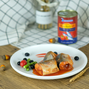 Pescado de <span class=keywords><strong>caballa</strong></span> enlatado de marca personalizada OEM con salsa de tomate, agua conservada y jarabe de sal, mariscos certificados Halal - Product Image 5