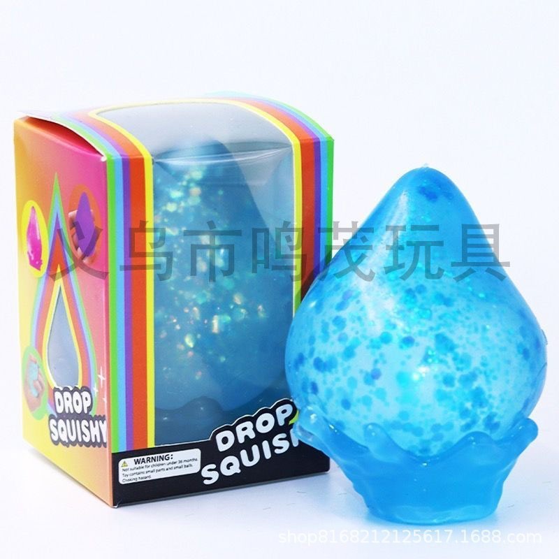 Goutte d'eau bleue en boîte
