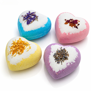 <span class=keywords><strong>Bombes</strong></span> de bain en forme de cœur en gros - Boules de bain hydratantes personnalisées avec fleurs séchées, 100g - Product Image 1