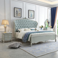 Französisches Kingsize-Bett mit Gestepptem Blauem Lederkopfteil und Geschnitztem Holzrahmen, Elegantes Schlafzimmer-Möbelset