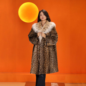 Nuevo abrigo de piel de tigre con estampado de leopardo de largo medio y cuello de piel de lince - Product Image 3