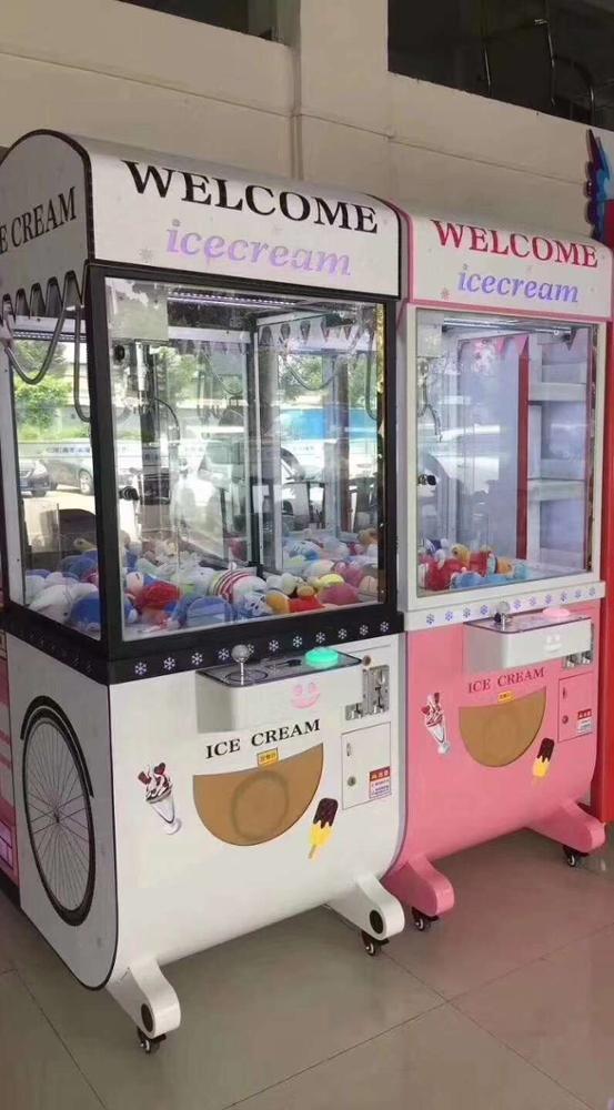 Parc coloré moins cher poupée pour griffe mini machine de jeu bonbons grue machine