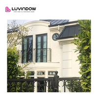 Fenêtres en bois et aluminium composite de conception moderne de la série Elevate, système allemand, persiennes en alliage d'aluminium horizontales pour appartements