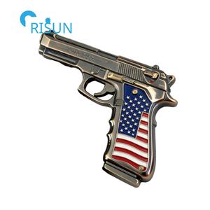 Pièce de monnaie commémorative personnalisée en métal en forme de pistolet pour veteran des forces armées américaines (USS, USAF, USMC, USN) - Product Image 6