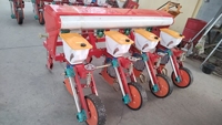 Semoir et Planteur de Maïs Haute Précision Monté sur Tracteur avec Composants Essentiels du Moteur de Fertilisation, Utilisation Polyvalente, Garantie 1 An