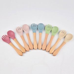 Juego de cucharas de silicona de grado alimenticio para bebés, utensilios de entrenamiento con mango de madera, libres de BPA - Product Image 4