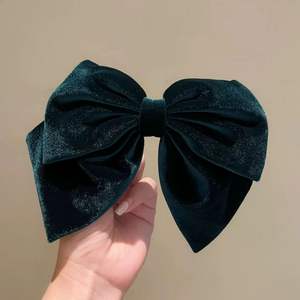 Barrette à cheveux élégante en velours surdimensionné avec nœud, 16 cm, pour bal de promo et décoration de fête - Product Image 5
