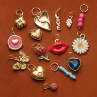 EDGE Boucles d'oreilles créoles en acier inoxydable plaqué or, élégantes, avec breloque lettre en cristal bleu cœur, style romantique et tendance, vente en gros