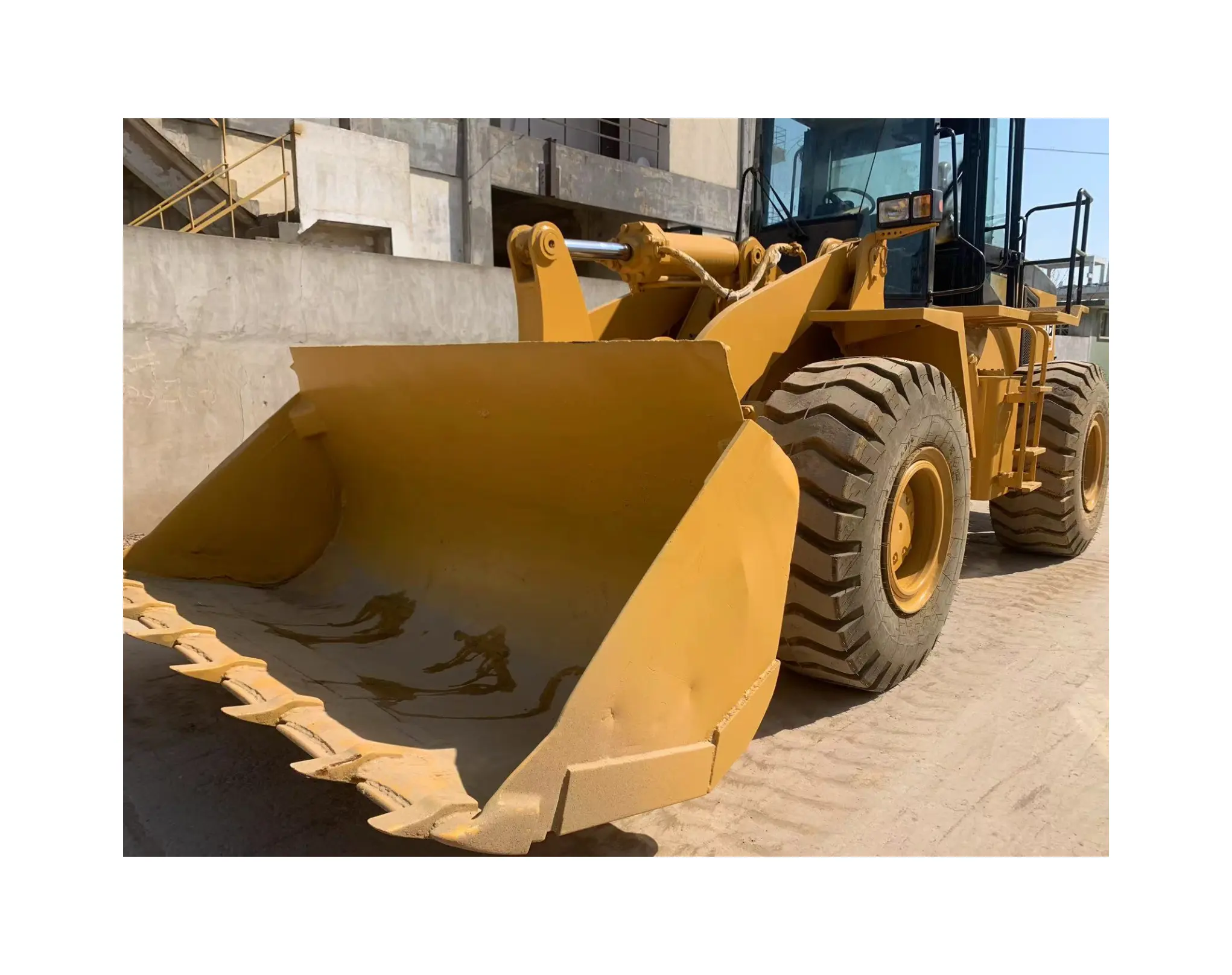 ماكينة مستعملة Caterpillar ، CAT938G/Caterpillar ، CAT938G للبيع