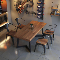 Ensemble table et chaises d'extérieur moderne pour restaurant et hôtel, ensemble de salle à manger 2 places avec marbre, bois, métal et cuir