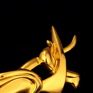 Trofeo in Cristallo K9 Inciso con Logo Personalizzato, Placcato in Oro, Artigianale, Stile Sportivo Moderno, Vendita all'Ingrosso - Product Image 4