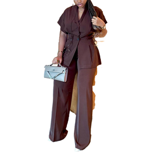 SH7318 เสื้อผ้าแฟชั่นใหม่มาแรงสำหรับฤดูใบไม้ร่วง เสื้อผู้หญิงลำลองปักลายลูกไม้ผ้าแคนวาส แขนสั้น คอวี กางเกงขายาว ปลายแขนเสื้อแต่งผ้าปะ 2 รู - Product Image 1