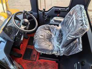 Los componentes principales del cargador de ruedas Komatsu de Japón incluyen una caja de cambios de motor y bomba de carga nominal de 6 toneladas similar a la de la máquina de carga de la serie Komatsu, de segunda mano, similar a la de los modelos de 1, 2 y 2 - Product Image 4