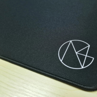 Logo personnalisé Mous Pads fabricants Base en caoutchouc naturel importé Mauspad de jeu noir
