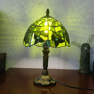 Lampada da Tavolo <span class=keywords><strong>Tiffany</strong></span> in Vetro Colorato da 9'' - Lampada da Scrivania di Piccole Dimensioni per Caffetteria, Sala da Pranzo e Camera da Letto - Design a Ragnatela - Product Image 5