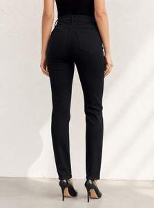 <span class=keywords><strong>Jean</strong></span> droit <span class=keywords><strong>taille</strong></span> <span class=keywords><strong>haute</strong></span> <span class=keywords><strong>noir</strong></span> uni pour <span class=keywords><strong>femme</strong></span> – <span class=keywords><strong>Coupe</strong></span> classique, style minimaliste, en denim tissé pour automne/printemps - Product Image 6