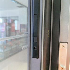 ม่านบานเกล็ดอลูมิเนียมแบบเปิดโล่งพร้อมที่จับล็อคดีไซน์แบบยุโรปสำหรับหน้าต่างบานออกทันสมัย - Product Image 5